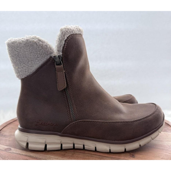 Skechers On The‎ Go Joy Bundle Up Boots Womens Size 9 Brown Faux Fur Winter Zip - Picture 1 of 12